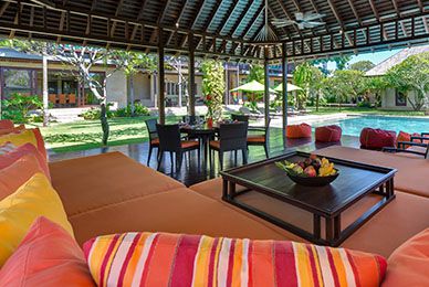 Bendega Nui - Living area bale view to pool